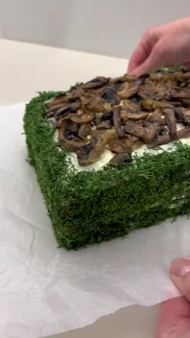 Продовжую боротьбу з анемією і це один з моїх найулюбленіших рецептів - Печінковий торт!🥰⠀  Ви знаєте, декілька років тому мій феритин був навіть 2🫠 А зараз він наближений до норми і не в останню чергу саме завдяки таким рецептам👌🏼 ⠀  ІНГРЕДІЄНТИ: Для коржів: ✅ 1 кг печінки (будь-якої, у мене цього разу індича) ✅ 2 цибулі  ✅ 4 яйця ✅ сіль, перець ✅ 400 мл молока ✅ 160 г борошна ✅ олія ⠀   Для начинки: ✅ 600 г печериць ✅ 2 цибулі ✅ олія ✅ 500 г майонезу ✅ 4-5 зубчиків часнику  ✅ кріп ⠀  Смачного😘 ⠀  #українськийтікток #україна #смачно #рецепт #рек 