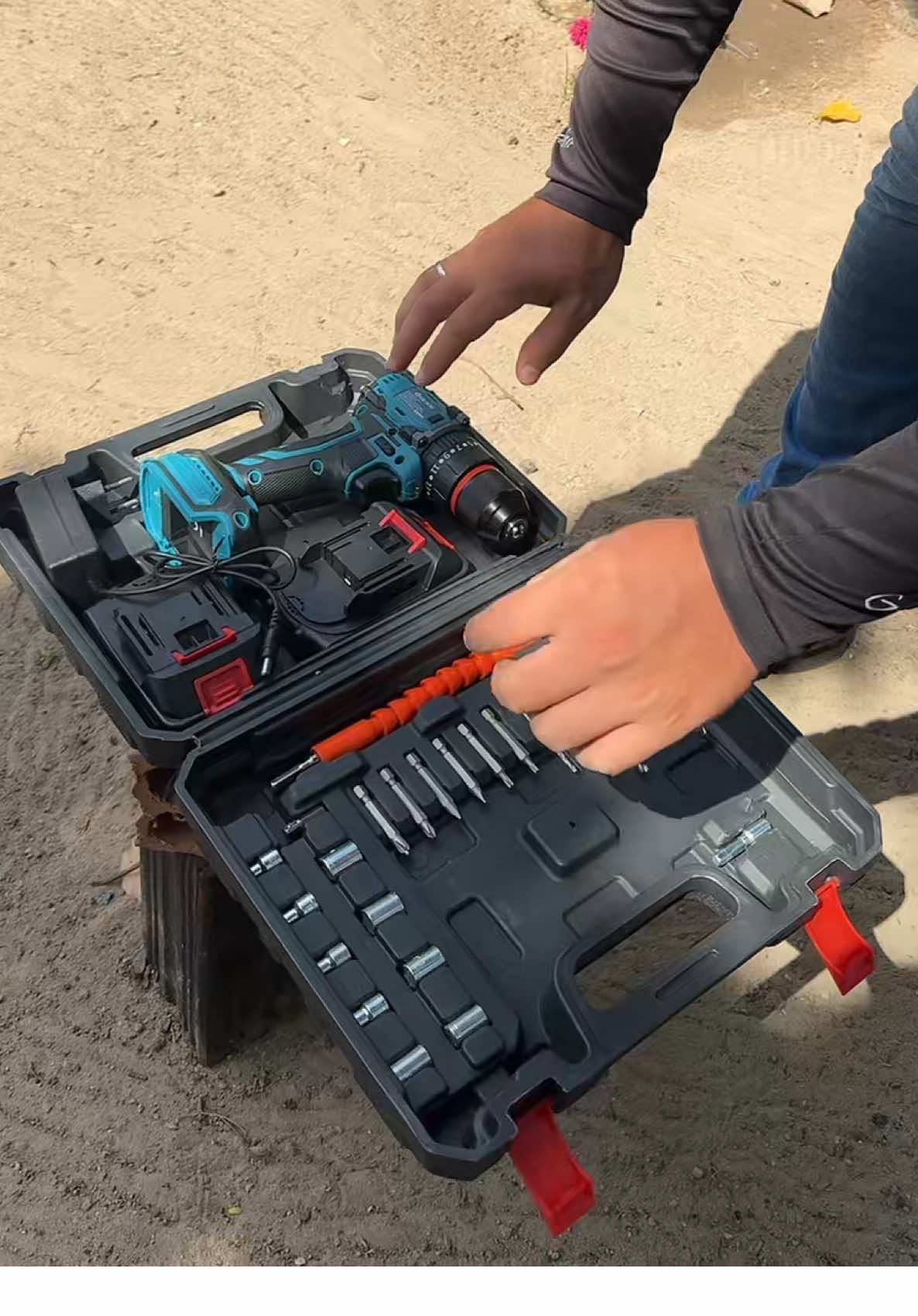 Da uma olhada só nessa parafusadeira da genai #tiktokshopblackfridaybr #parafusadeira #furadeira #genai 