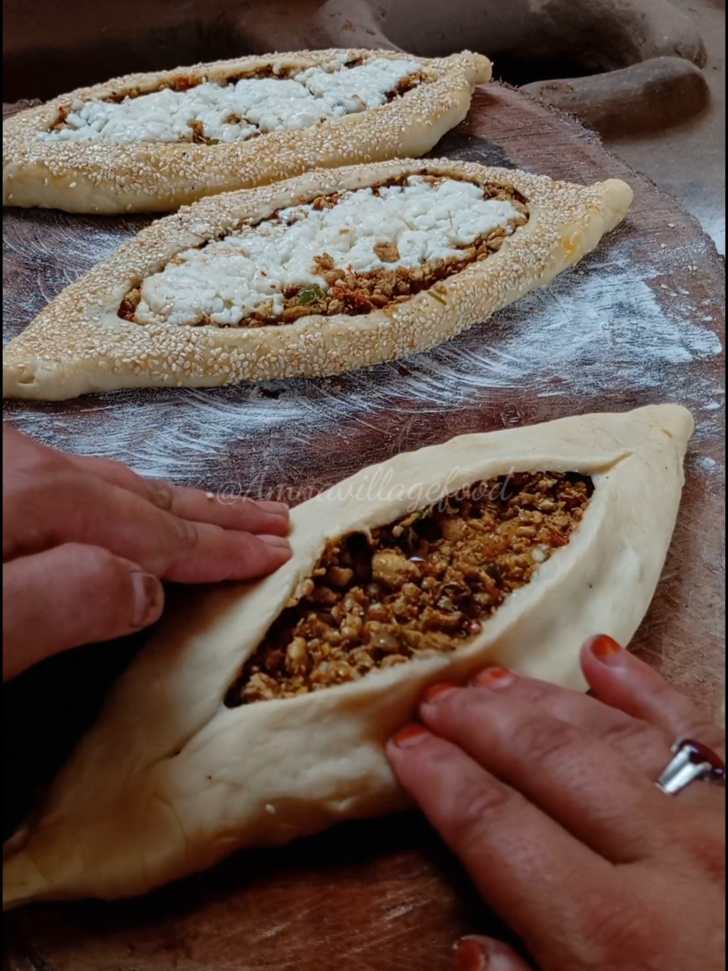 Chicken Pizza Bread #chickenbreadrecipe #chickenpizza #breadrecipes #tandooripizza #pizzarecipes #villagecookingvideo #villagefoodvideos #tiktokfoods #villagelifestyle #dasifoodcooking #villagewomencooking #villagecookingchannel1 #villagehomecooking #CookingHacks #villagefoodfactory  #villagecookingvideos #tiktokfoodies