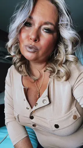 I met a good girl #goodgirl  #morganwallen  #blonde #tanned 