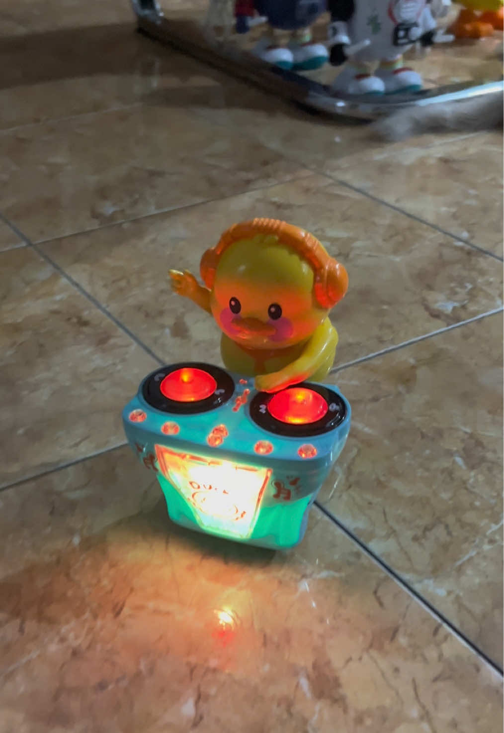 Mainan anak, robot bebek dj #mainananak #mainanviral #mainanrobotbebekdj