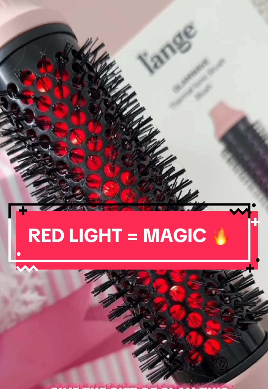 When the red light hits… the magic starts 😍🔥 This thermal brush makes smoothing so fast + silky. A must-have tool! #hairtok #hair #langeholiday #glamwave #hairstyle 