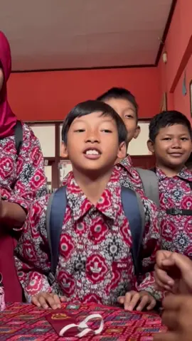 #gurumuda #siswa #gurutiktok #tebaktebakan 