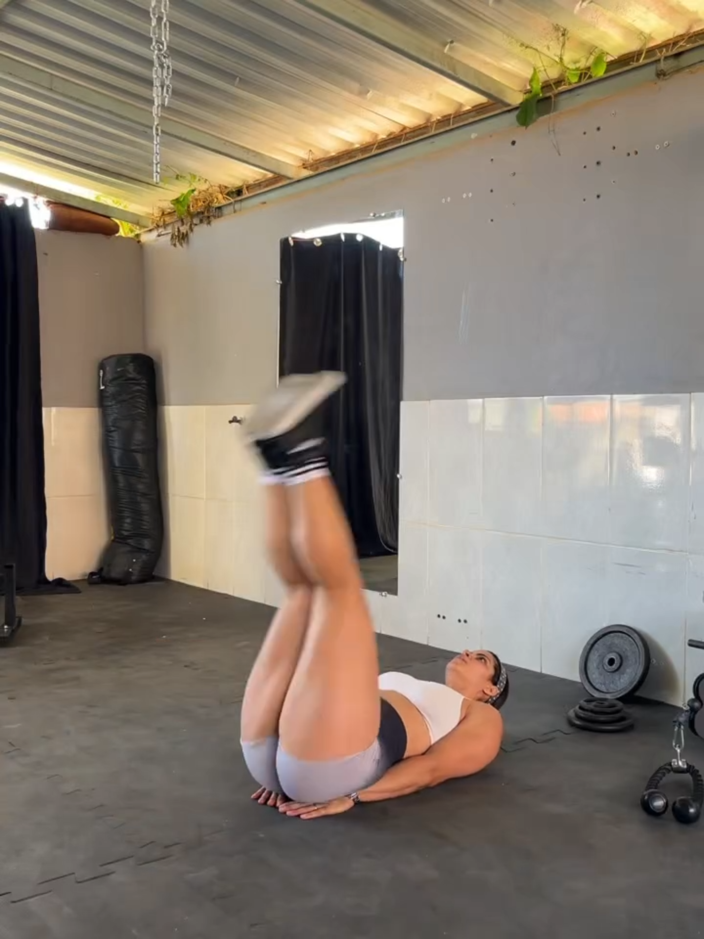 af_amandafit Desafio verão 🚨🚨🚨LINK NA BIO‼️ Treino de superiores-abdominal-cardio🔥🔥🔥 #treinoemcasa #treino #musculação #exercicio #fyp #fit #fitness #mulheres #fy #instafit #instagram