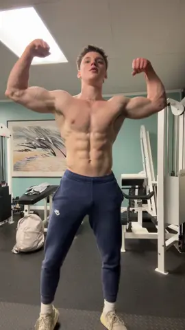 I do pilates in my free time🕺 #foryoupage #lifting #gym #aesthetic #GymTok 