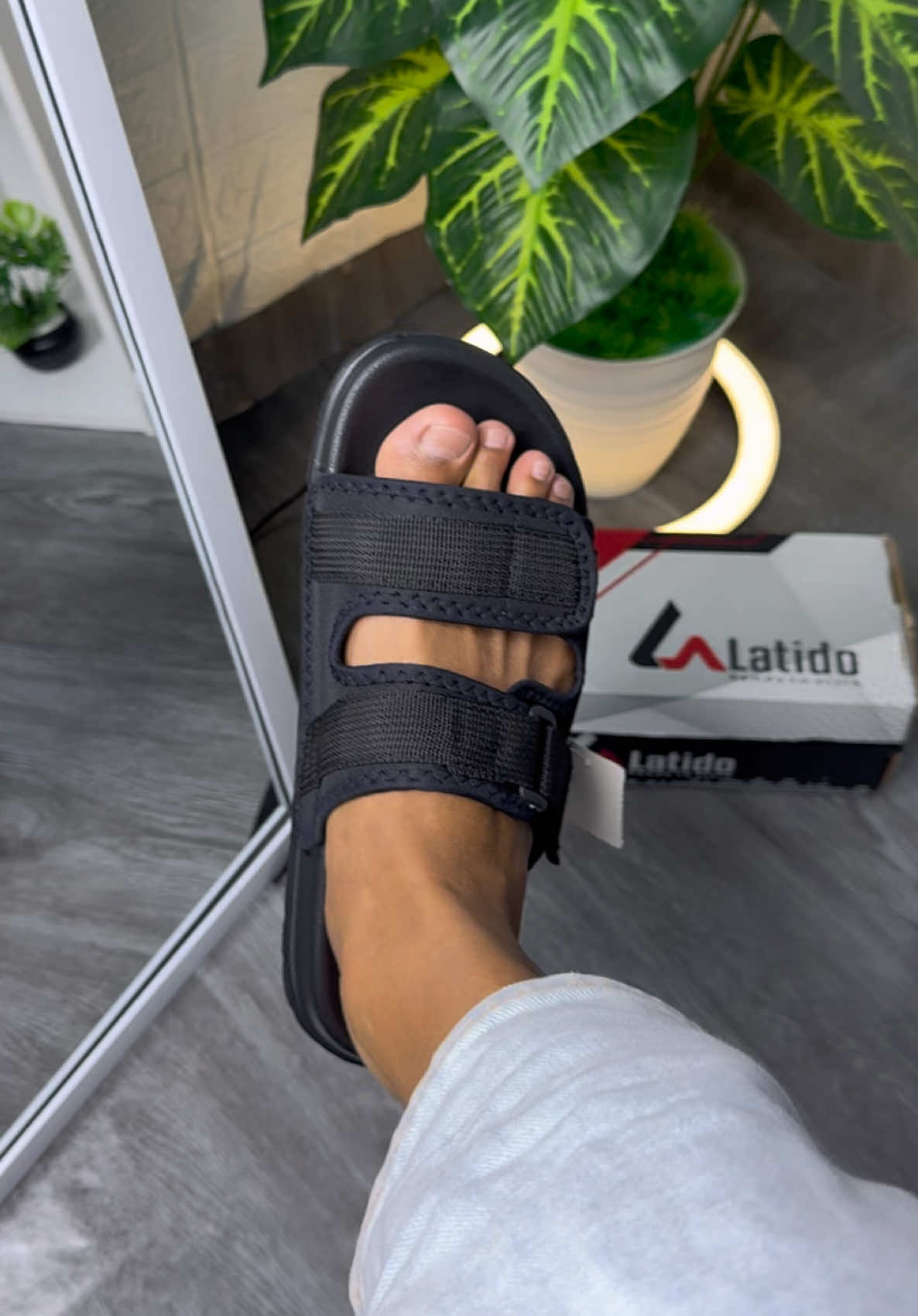 Bagian 279 | Rekomendasi Sandal Slide Pria Wanita anti selip anti licin kece keren  #fyp #sandal #sandalsloppria #sandalkeren #sandalslide 