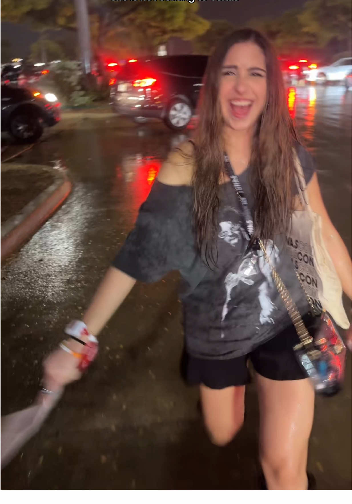 And NY and LA tickets sold out within minutes durint presale 😩 please come to Texas Queen!!! @hilaryduff @Hilary Duff HQ #hilaryduff #smallroomsbignerves #concerts #viral 