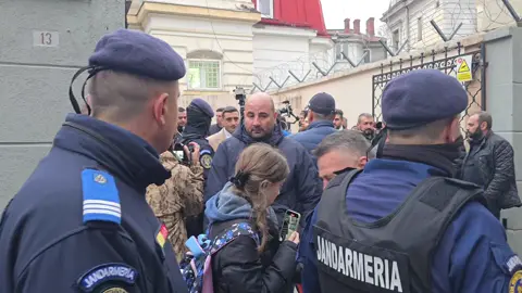 Eu catre prietenul Simion. 