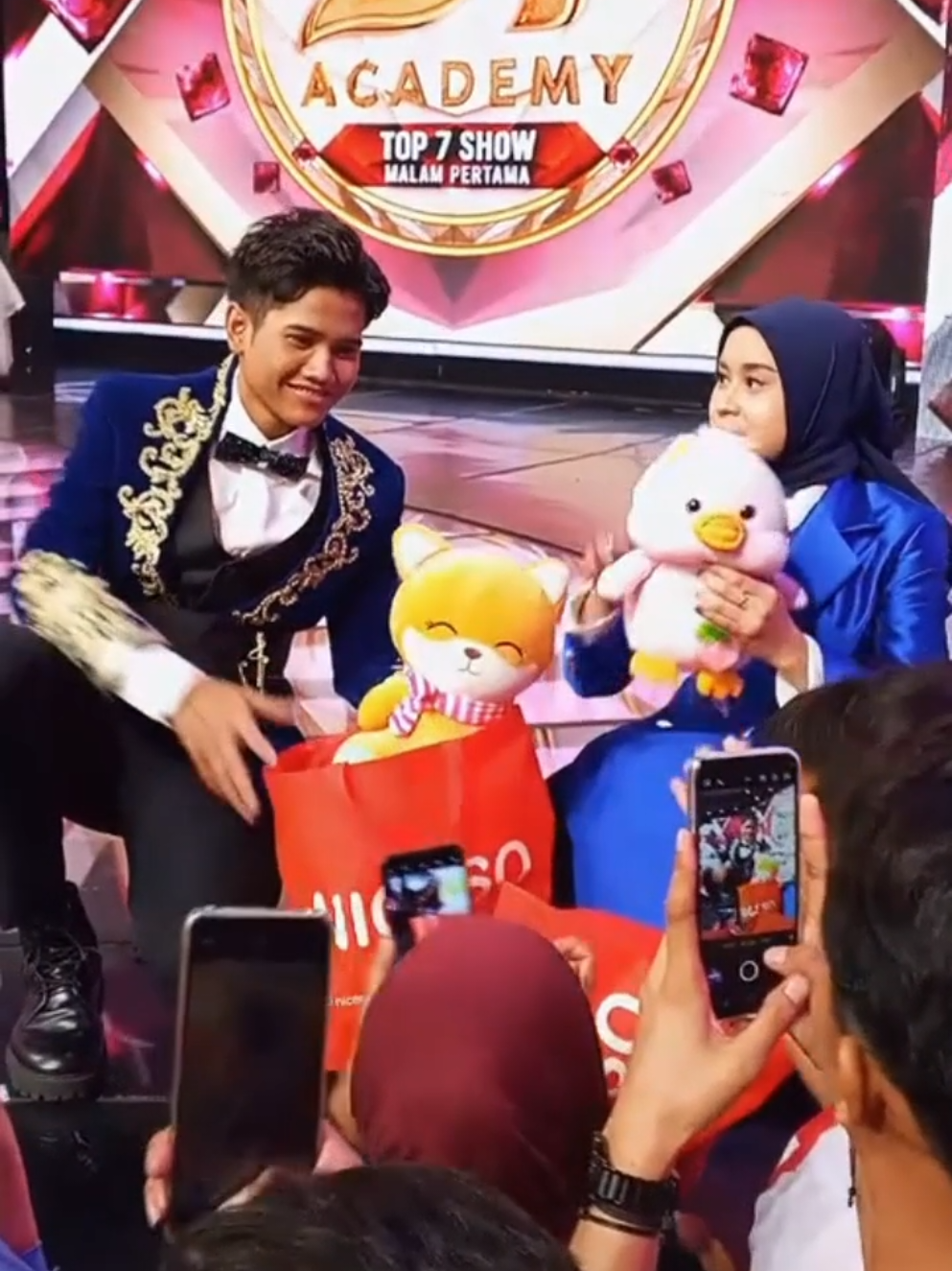 satu satu aku sayang mila gak tuh #milen #valenda7 #milada7