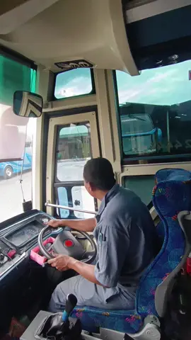 Lowongan sopir taksi online,my Bluebird,Grab Go car dalam 1 aplikasi,bebas biaya admin,bebas biaya perawatan, system komisi,bonus 2 x dlm 1 bulan,ada mess gratis bagi yg dr luarkota,ada training pelayanan dan cara dapat order.. Syarat :  Usia 21 - 55 tahun khusus usia > 21  - 23 > tahun syarat SDH menikah SIM A Pendaftaran gratis hub WA mastoni 085336221711 Atau datang langsung ke Jl Lakarsantri No 20 Surabaya