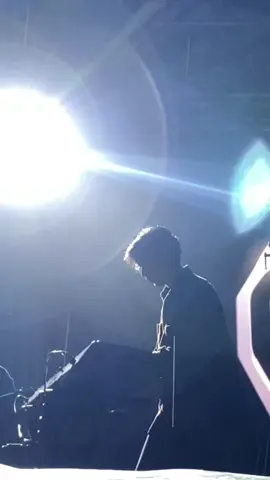 Kalo bang adam mainin ini pasti udah tau lah ya lagu apa Ini abadi + gerimis + Semarang = 💯 #Perunggu 