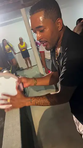 TOQUEDEZ - Batendo Pandeiro Na Roda De Samba  💥 🔥 💯%