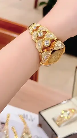 [MUA 1 TẶNG 3] Đồng Hồ Nữ Gossie Lắc Hoàng Kim Full Đá Bắt Sáng Sang Trọng-Đẳng Cấp#donghonu #donghodep #phukienthoitrang #xuhuongtiktok 