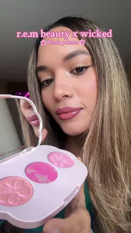 So cute rem beauty x wicked Ariana grande  . . . . . . . . . . . . . . . . . . #rembeauty #arianagrande #wickedmakeup #tiktokshopcybermonday #tiktokshopblackfriday 