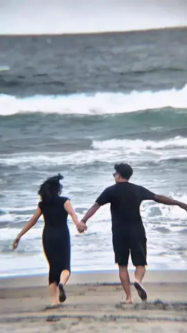 Aku, kamu dan pantai 😍🌊🌴 @Ahidbudiman terimakasih sudah menggunakan jasa apexel kami🙏🏻😇 #apexel18xzoom #lensaapexel28xzoom #pantaipangandaran #febripangandaran #jointrend 