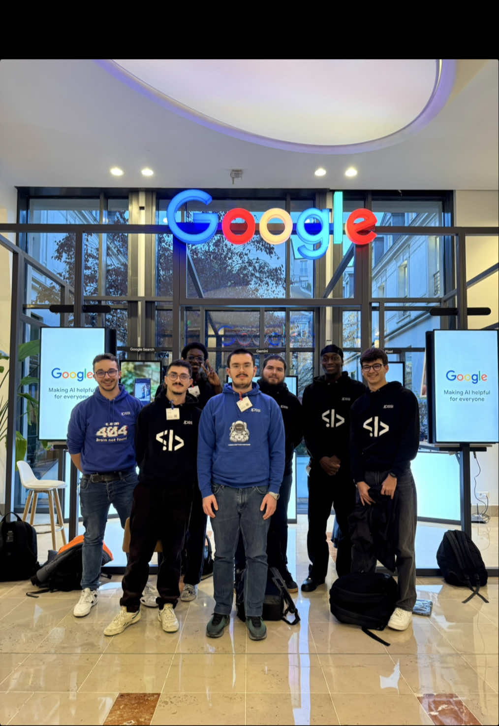 On a passé une journée chez Google 👀☕💻 Mini-vlog Hackathon : on vous montre tout. 🤩 ​ #google #hackathon  #ecoleinformatique #pourtoi 