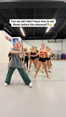 I am useless when I’m hungry I had to #choreographer #dancechoreography #dancechoreographer #choreography #danceclass 
