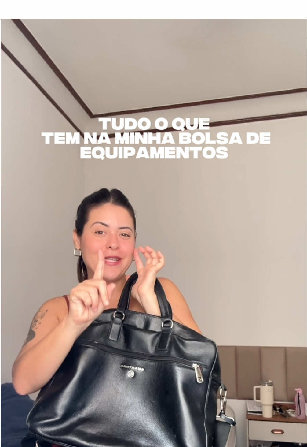 Tudo o que tem na minha bolsa de equipamentos para captação de vídeos.  #storymaker 
