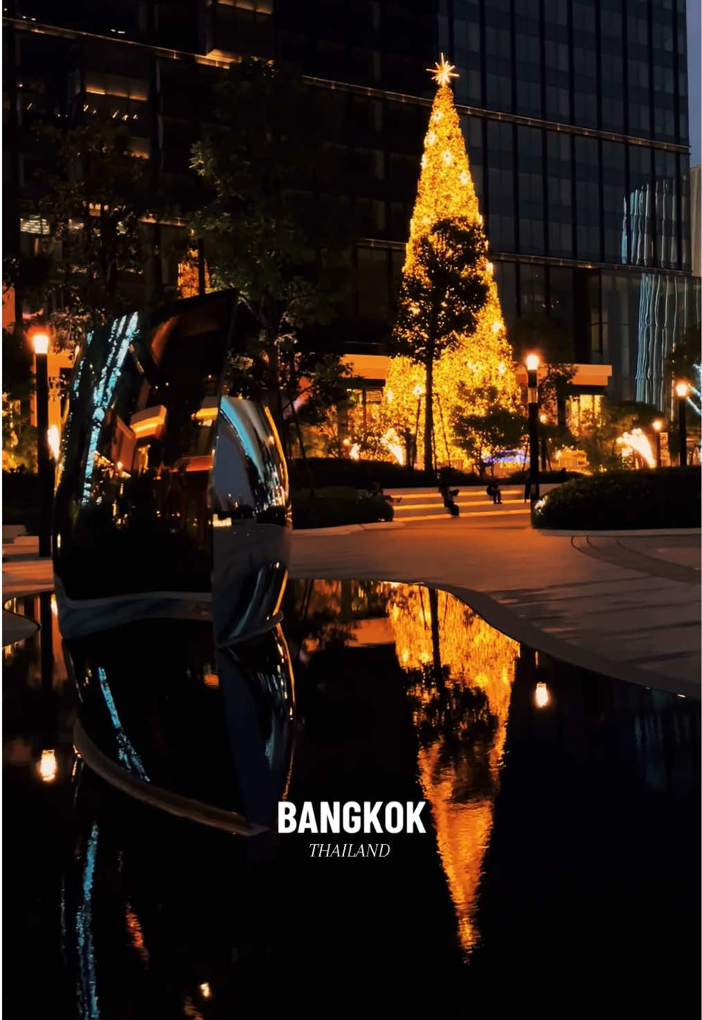 Christmas came early in Bangkok again. Only in Thailand do we get excited for every festival , no matter how soon it starts. 🎄🎅 #BangkokChristmas #EarlyChristmas #ThailandVibes #FestivalSeason #ThaiCulture     