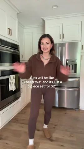 I will definitely be snagging this $21 set in all the colors!! 3 piece sets makes life easier! #fallfashiontrends #sets #fleecejacket #womenfashion