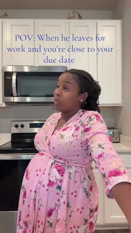 Just tape your phone to your ear 😤 #pregnantlife #pregnanttiktok #pregnancyhumor #MomsofTikTok #momhumor 