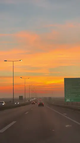 🤍 #fyp #goldenhour 