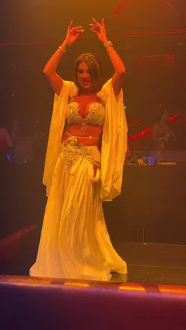 اقوى السهرات الخليجية والرقص الشرقي في دبي 🔥الجمعة 💃🏻#نايت_كلوب_خليجي #رقص_شرقی💃💃💃 #نايت_كلوب_خليجي_اغاني_عربية_عراقية #bellydancer #dubainightlife 