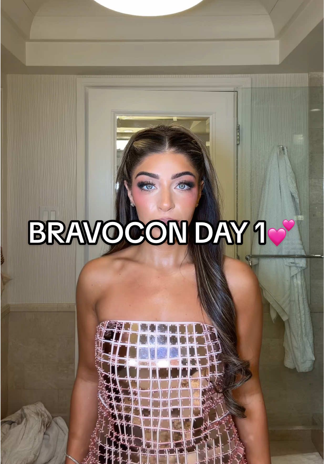 BravoCon Day 1💕💕  • • • hair: @linakidis @Karyn DeSimone  makeup: @olivia giudice♡  dress: @Retrofête 