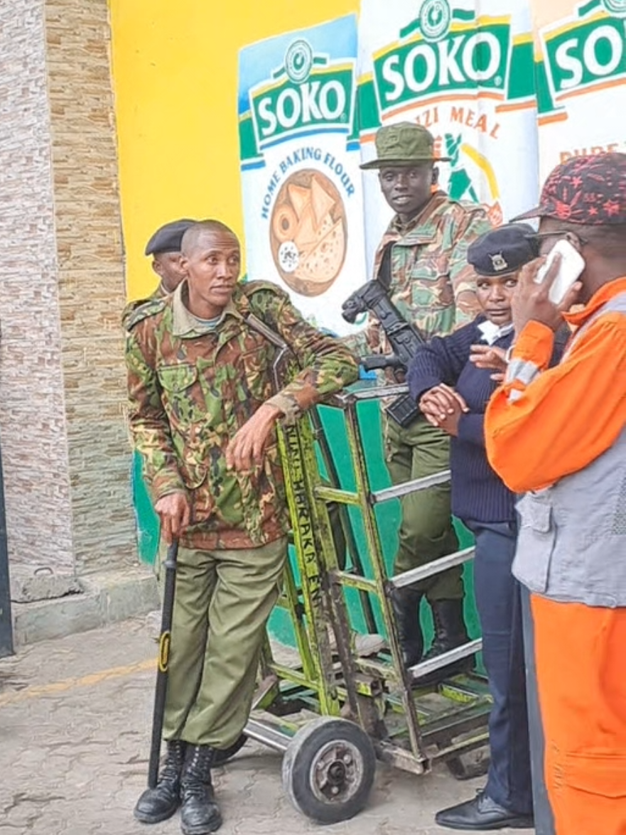 Fake Handshake prank🤣 #funnyvideos😂 #comedy #prankvideo 