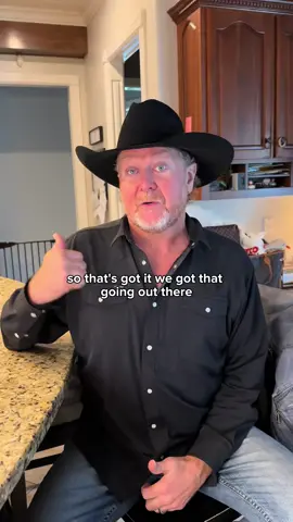 It's that time of year! Just don't ask me what holiday we're celebrating 🤣 #countrymusic #holidays #tracylawrence 