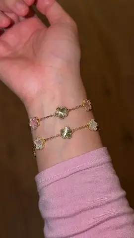 Christmas gift idea: matching bracelets 🎀💞✨ #christmasgift #braceletideas #matchingbracelets #goldjewelry #affordablejewelry 