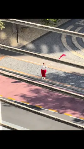 Cape Town’s wind will humble you 😭😂 #fyp #capetown #southafrica #wind 