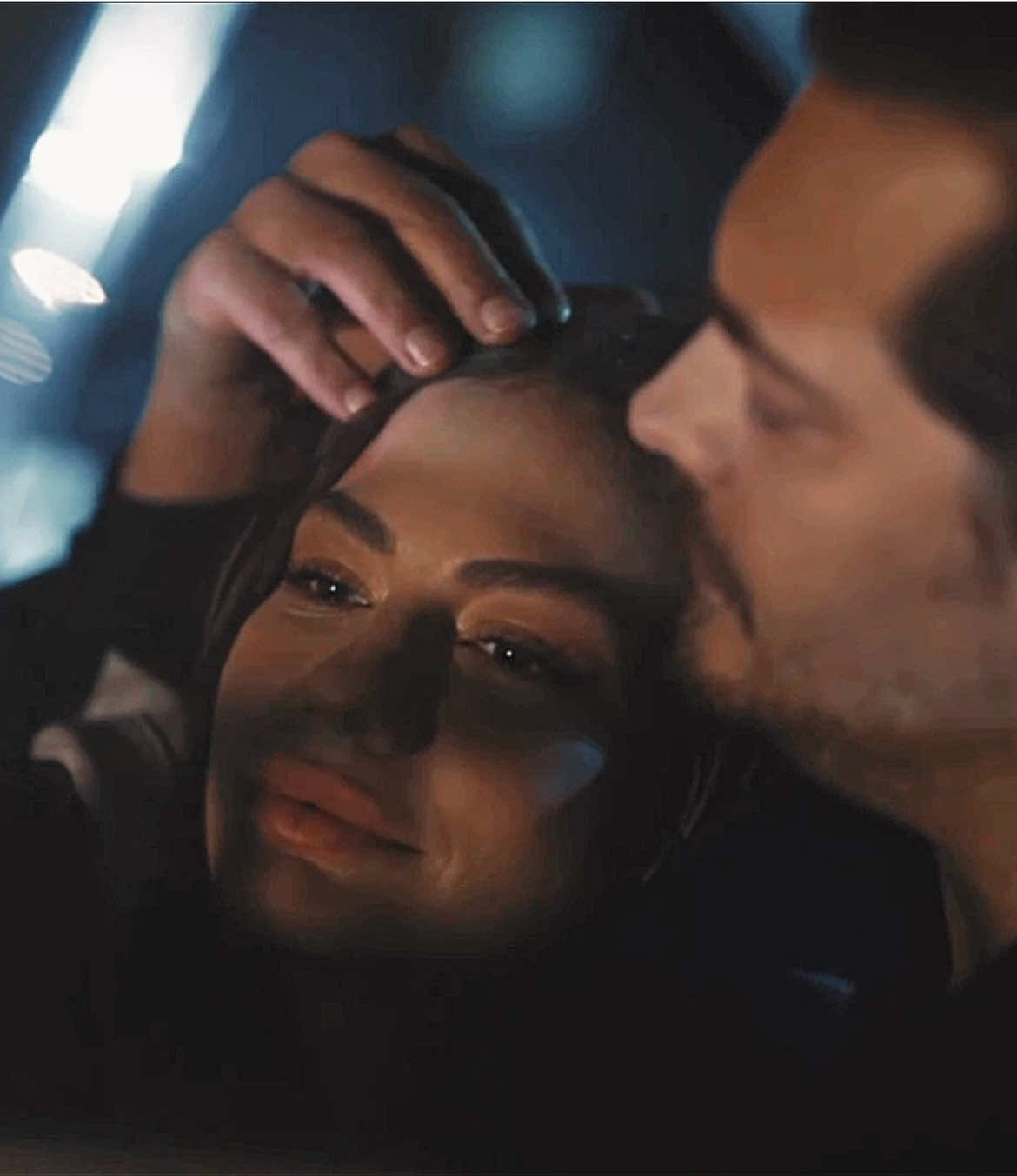 ay tenli kadın..  #çağatayulusoy #demetözdemir #eşrefrüya #eşsan #eşrefnisan 