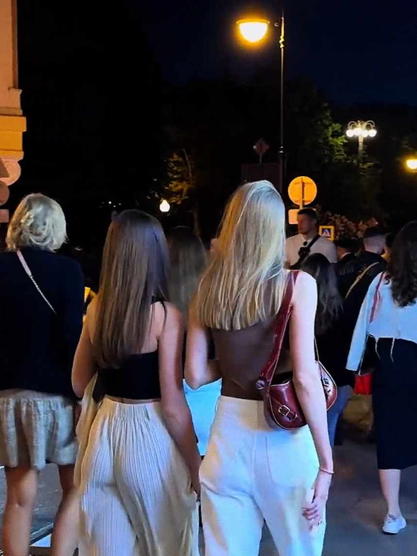 #creatorsearchinsights  Moscow fashion & beauty on point 🇷🇺✨ #RussianBeauty #MoscowStyle #StreetFashion #RussiaVibes