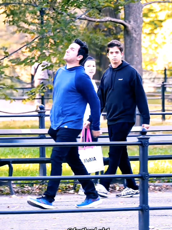 #fart #farting #fartprank #funnyfart #funnypranks 