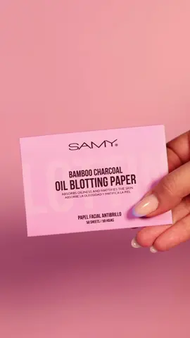 ¿Brillo no deseado en plena rutina? 👀✨ Tranquila, tenemos el salvavidas perfecto 💕 Nuestros papeles faciales antibrillo con carbón activado de bambú absorben el exceso de grasa al instante y dejan tu piel fresca, sin alterar tu maquillaje 😍 Llévalos siempre contigo, porque nunca sabes cuándo los vas a necesitar 😌 🛒 Encuéntralos en www.samycosmetics.com o por WhatsApp 316 539 4632 💌 #PapelAntibrilloSamy #SamyCosmetics #BrillaConSamy #fyp