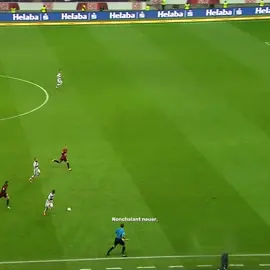 Nonchalant Manuel Neuer #football #Soccer #neuer #bayern #fyp 