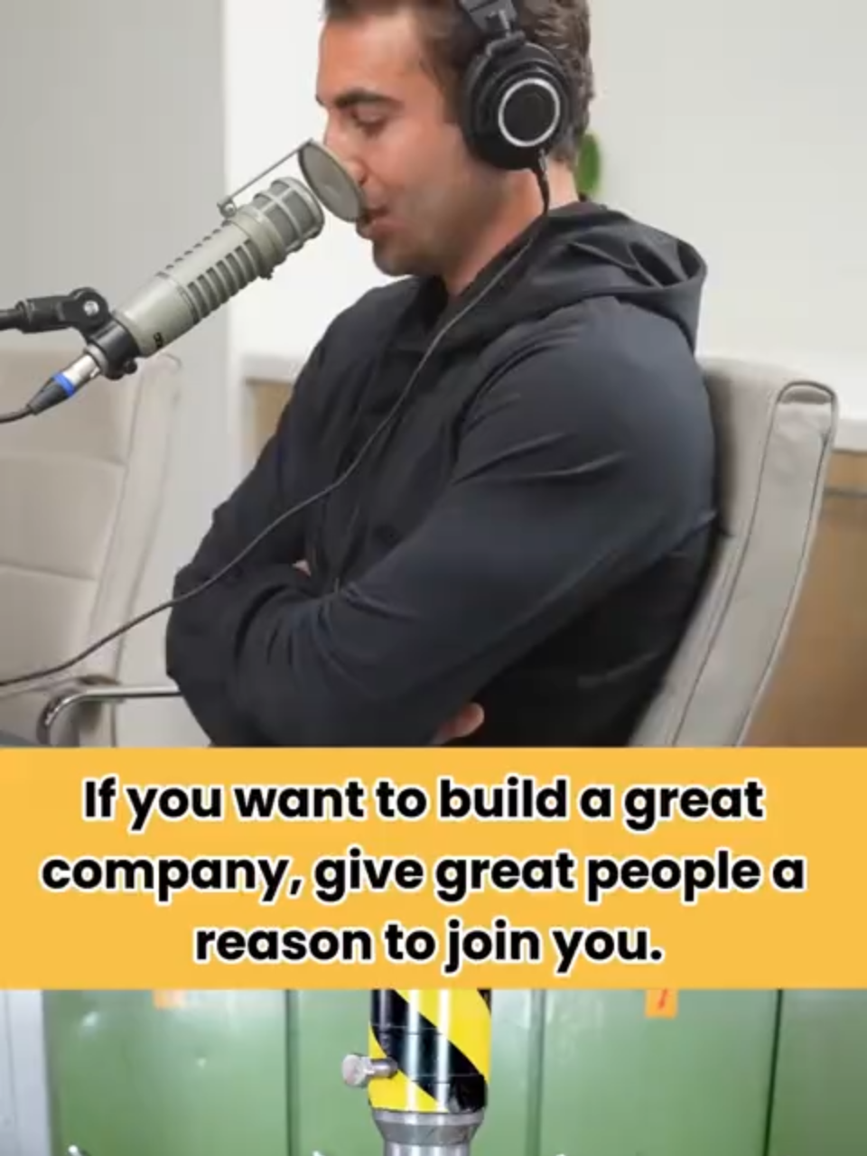 If you want to build a great company, give great people a reason to join you. Most founders fear giving equity — but the right people can multiply your vision. #henriquedubugras #brex #clipfyhdubugras #entrepreneurship #leadership #founder #mindset #motivation #success