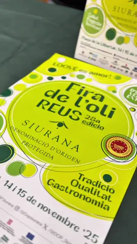 🌿 Reus dona el tret de sortida a la 28a Fira de l’Oli! 🫒✨ Avui hem inaugurat una nova edició d’aquesta cita imprescindible per als amants del bon oli i de la nostra gastronomia.  Productors, artesans i visitants omplen el centre de la ciutat en una jornada que celebra la tradició, la qualitat i el territori. Durant tot el cap de setmana podreu descobrir els millors olis d’oliva verge extra, degustacions, productes locals i activitats per a totes les edats. #reus #oli #femciutat #reuspromocio #oliva 