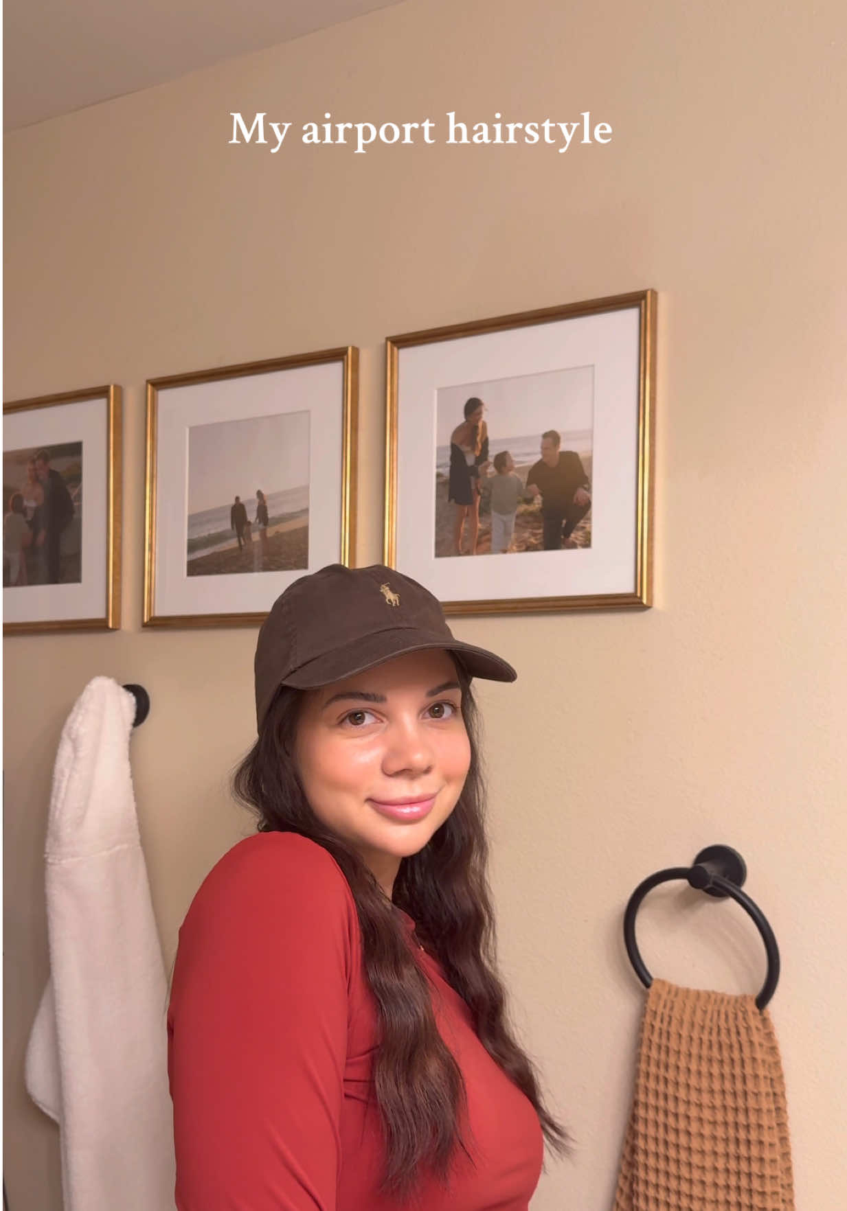 Easy airport hairstyle 🧢 #easyhairstyles #hairstyleideas #hairstyletutorial #finehair #wavyhair 