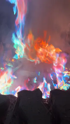 난 우리가 진짜 사랑인 줄 알았어 근데 우리가 진짜 사랑이었고  네가 날 정말 사랑했다면 지금 당장 내게 전화 했지 않을까 내가 너무 미안하다고 전화 한 통 주지 않았을까? 넌 또 그저 네가 그럴 자격이 없어서 안 그랬다고 하겠지 근데 그거 다 변명인 거 너도 알잖아