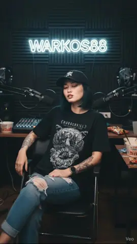 Siap tunjukkan loyalitasmu pada skena metal Indonesia? Kaos Burgerkill 