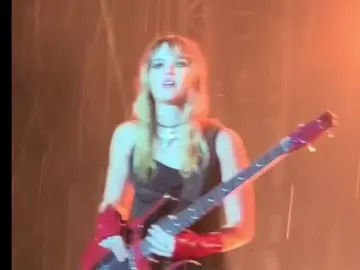 #VICTORIADEANGELIS || her beauty is captivating  #måneskin #mammamia #vicdeangelis #fyp 