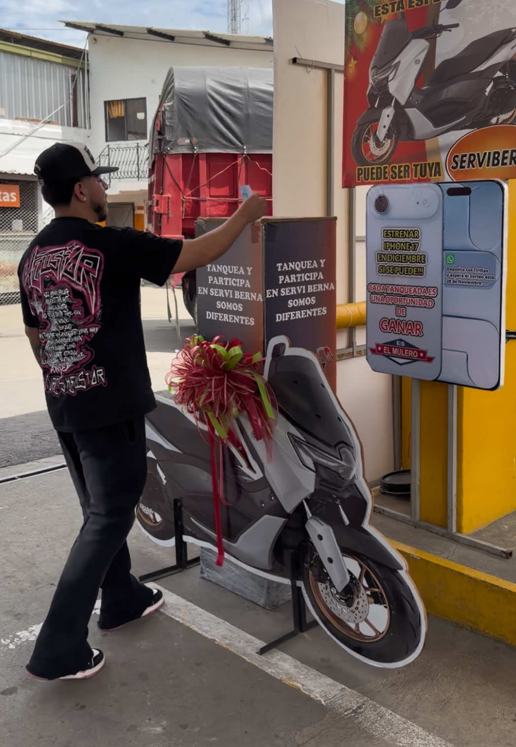 🔥 ¡Atención! 🔥 En la Estación de Servicio Serviberna seguimos premiando tu fidelidad 🚀 🎁 ¡Estamos rifando una increíble NMAX 0 km y el nuevo iPhone 17! 📱🏍️ 📅 iPhone 17: se entrega el 28 de noviembre 📅 NMAX 0 km: se entrega el 17 de diciembre ⛽ Recuerda… ¡entre más tanques, más oportunidades tienes de ganar! 💪 ✨ Ven, participa y vive la experiencia Serviberna. Porque aquí, ¡tanquear sí vale la pena! 🔸🖤 