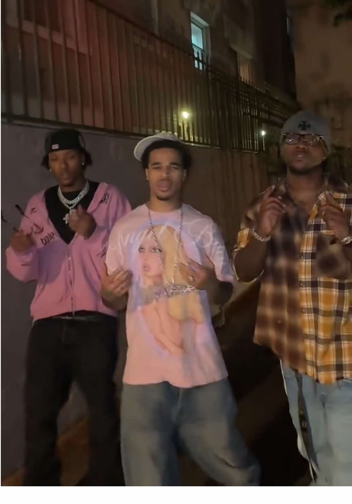 🚶🏽‍♂️🚶🏾‍♂️🚶🏿‍♂️