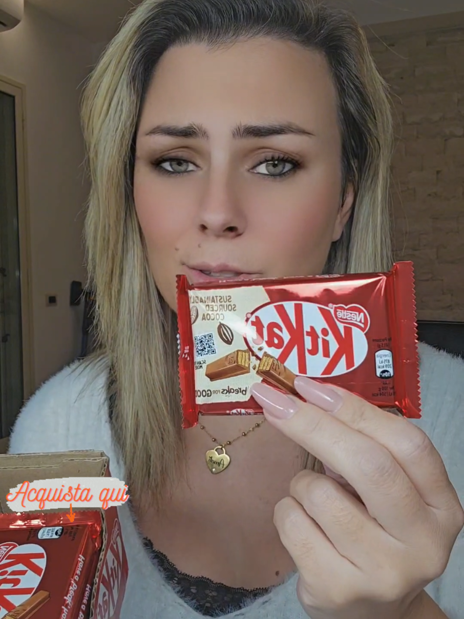 Nestle Kit Kat che bontà io li amo 😍  #kitkat #nestle #cioccolato #tiktokblackfriday #blackfriday 
