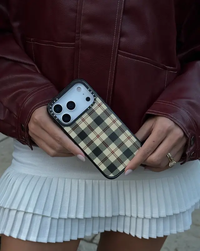 Our Classic Heirloom Check print phone is ready for the holiday spotlight 😍