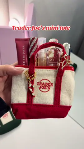 The cutest mini tote bags from Trader Joe’s ❤️ #MiniTote #TraderJoes #MiniThings #fypシ゚viral 