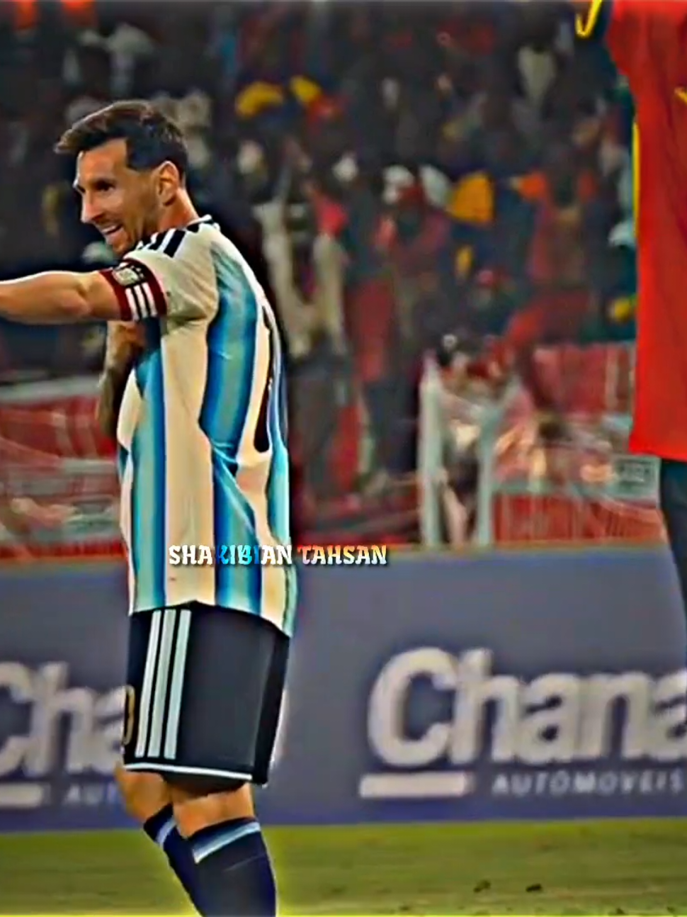 অ্যাঙ্গোলার স্বাধীনতা দিবস আজকে,ওদের মাঠে আর্জেন্টিনাকে ইনভাইট করে নিয়ে গেছে। সেখানে সবচেয়ে বড় আইকন মেসি। মেসি ওদের বিপক্ষে গোল করার পর ওরা যে চিৎকার টা দিলো এইটায় একটা প্লেয়ারের ম্যাজিক। যে ম্যাজিকে সবাইকে মুগ্ধ রাখে💝☝️ #foryoupage #viralvideo #leomessi #argentina #ফরইউতে_দেখতে_চাই 