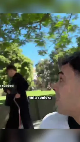 y nada le pregunto a la gente varias cosas